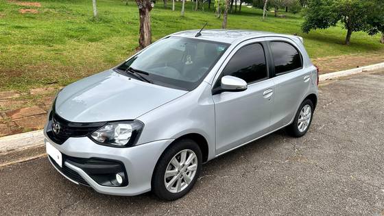 TOYOTA ETIOS 1.5 X PLUS 16V FLEX 4P AUTOMÁTICO TOYOTA ETIOS 1.5 X PLUS 16V FLEX 4P AUTOMÁTICO